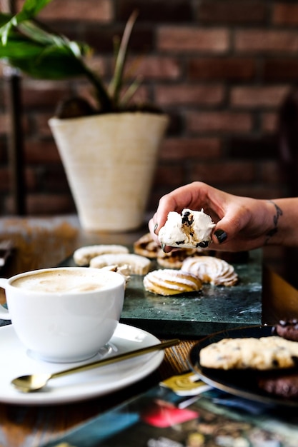 caffè e biscotti