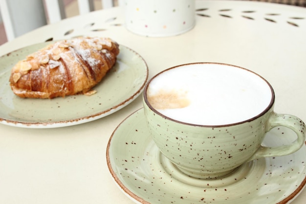 Caffè e croissant