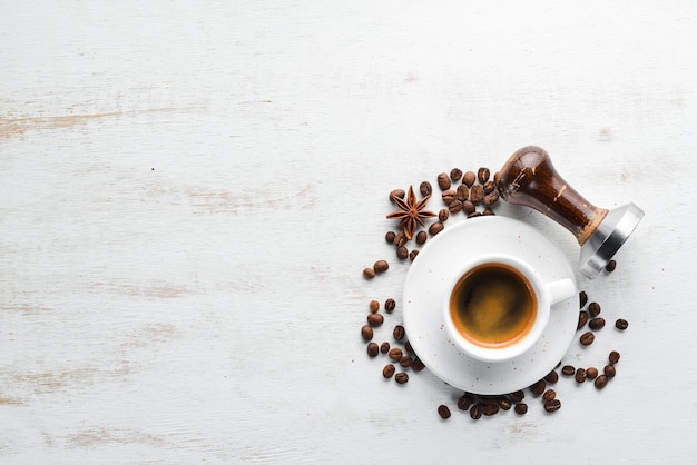 Caffè espresso su fondo in legno Vista dall'alto Spazio libero per la copia