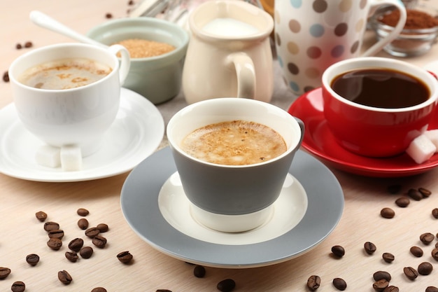 Caffè fresco con diversi ingredienti