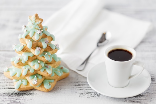 Caffè invernale con biscotti di panpepato