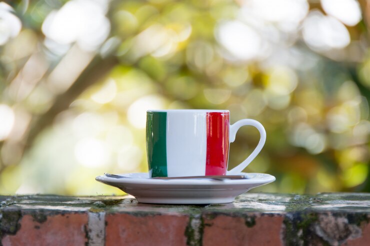 Caffè italiano Coppa con bandiera italiana