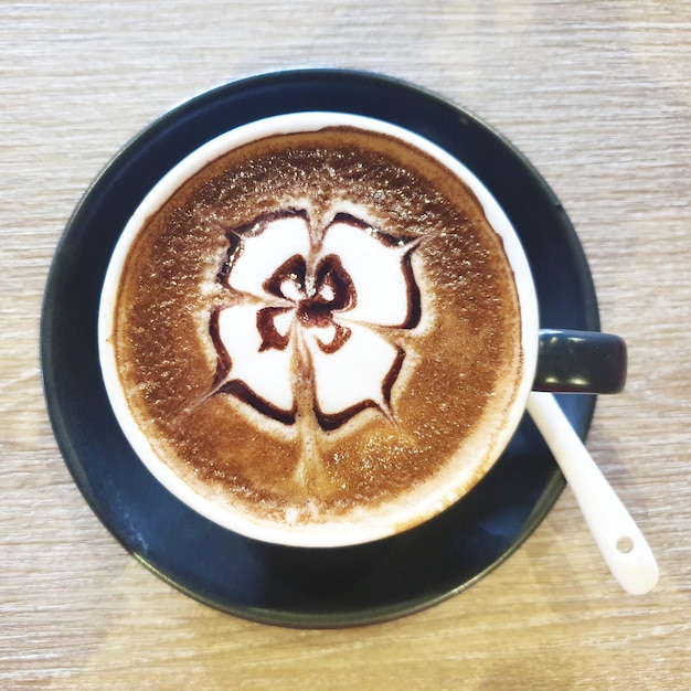 Caffè Latte caldo con una bella tazza di caffè Latte