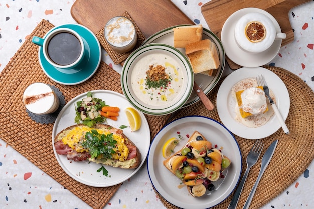 caffè uova bacon panino toast frutta verdura mollusca zuppa pane crema latte dolce zucca calice crumble nero sesamo latte gingerblanc