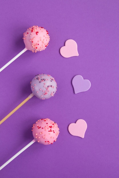 Cake pops con codette e cuori