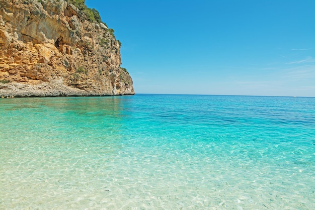 Cala Biriola in una giornata limpida Sardegna