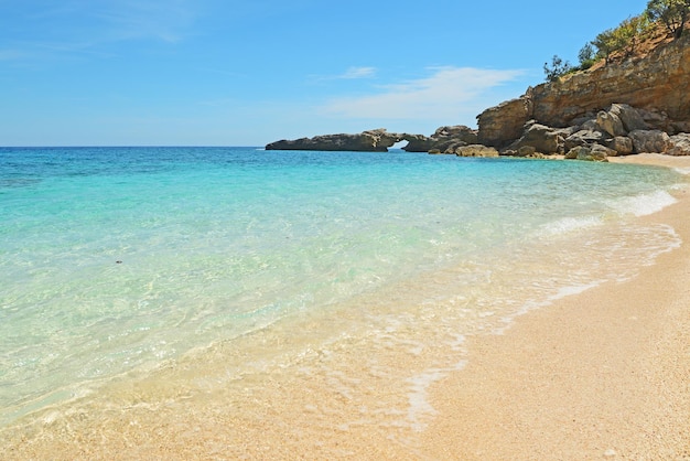 Cala Biriola in una giornata limpida Sardegna