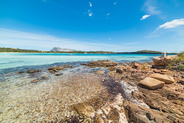 Cala Brandinchi sotto un cielo nuvoloso Sardegna