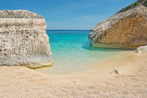 Cala Mariolu in una giornata limpida Sardegna