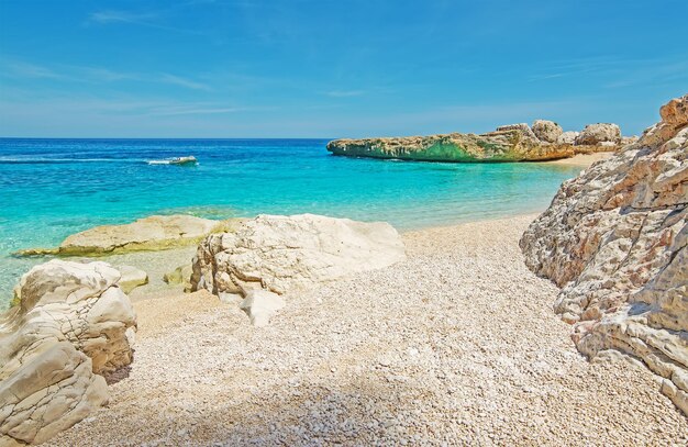 Cala Mariolu in una giornata limpida Sardegna