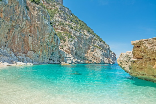 Cala Mariolu in una giornata limpida Sardegna