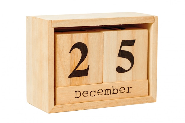 calendario di legno isolato su bianco