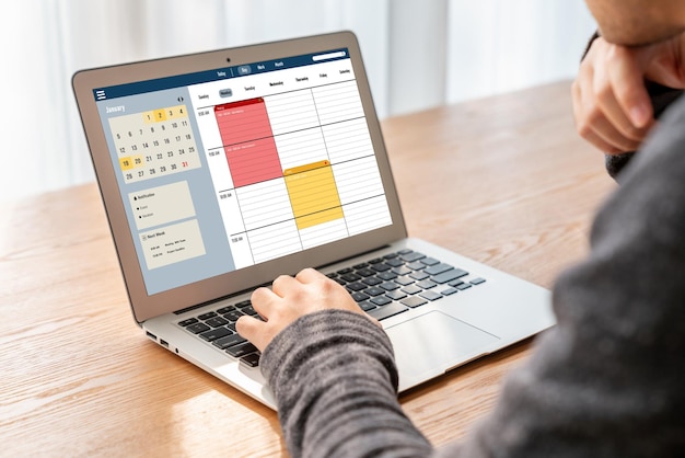 Calendario prenotazione appuntamenti online per immatricolazioni modeste