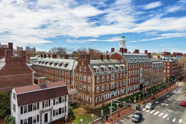 Cambridge, Stati Uniti d'America - 29 aprile 2015: Veduta aerea di F Kennedy Street, l'area dell'Università di Harvard, Cambridge, MA, America