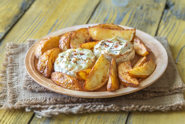 Camembert al forno con patate