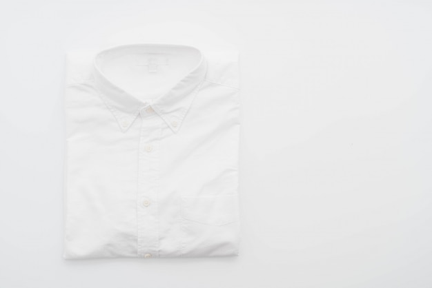 Camicia bianca su bianco