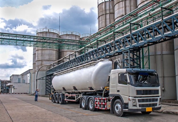 Camion, petroliera Pericolo Petrolchimico