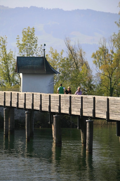 Cammino di Santiago Nuova passerella in legno da Rapperswil a Hurden San Gallo Svizzera