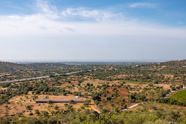 Campagna rurale della regione dell'Algarve vicino a Jordana, Portogallo.