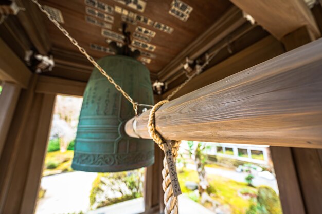 Campane e bastoni giapponesi del tempio