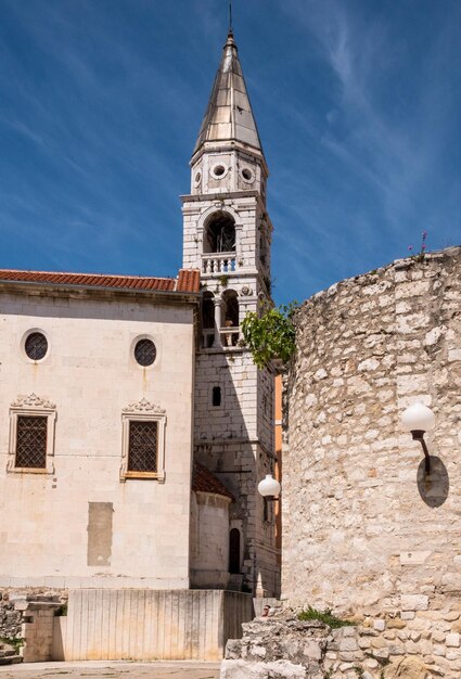 Campanile della chiesa di Sant'Elia nell'antica città vecchia di Zara in Croazia