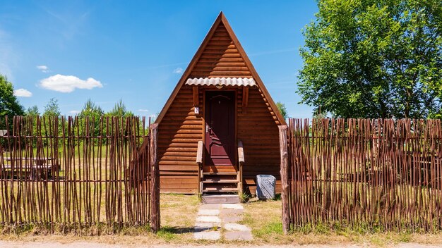 Campeggio Un luogo per rilassarsi nella natura Casa estiva triangolare