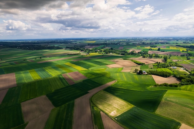 Campi agricoli Paterns nella campagna rurale Vista aerea del drone