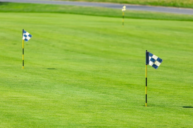 Campo da golf in campagna.