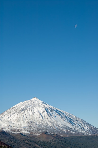 campo lungo della montagna più alta della Spagna il Teide che misura 3718 metri Tenerife