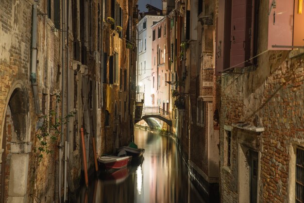 Canale di Venezia stretto