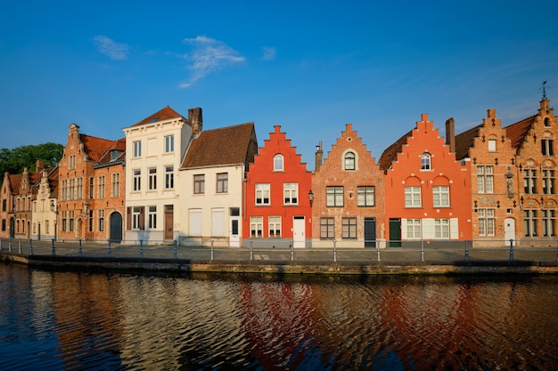 Canale e vecchie case. Bruges Bruges, Belgio