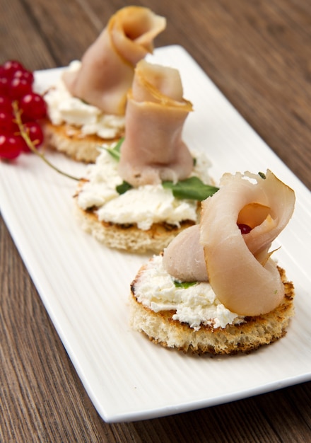 Canape di pesce spada