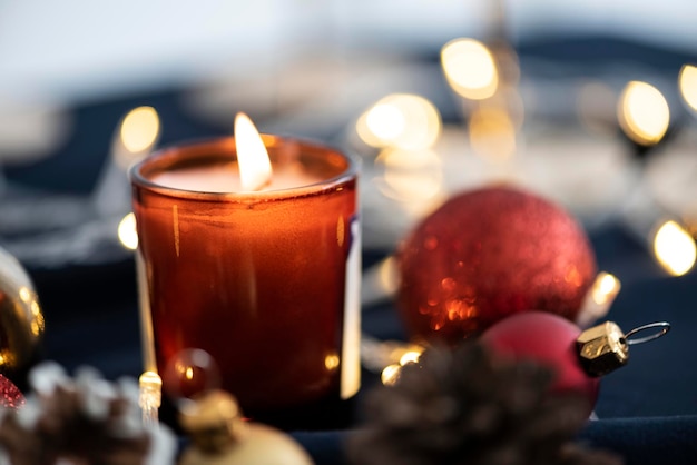 Candele accese nel Natale