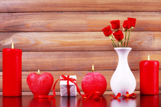 Candele accese per San Valentino, matrimoni, eventi che coinvolgono l'amore