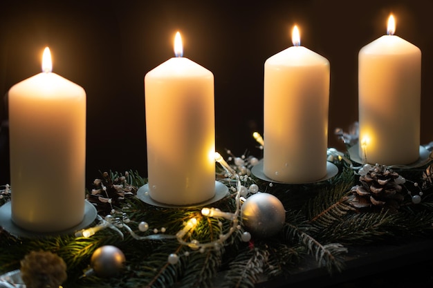 Candele di Natale Avvento Candele bianche e luci