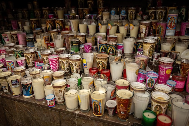 Candele nella chiesa messicana, Città del Messico