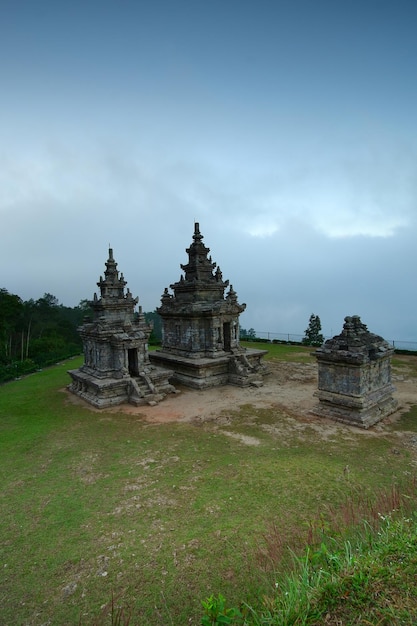 Candi Gedong Songo è un tempio indù situato a Java in Indonesia