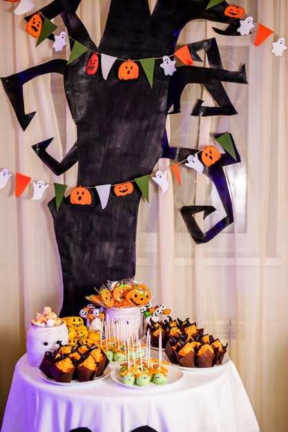 Candy bar con dolci per la celebrazione di Halloween