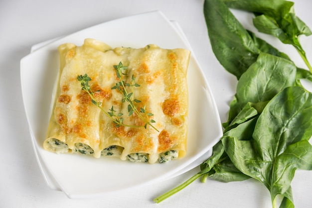 Cannelloni con ricotta e spinaci