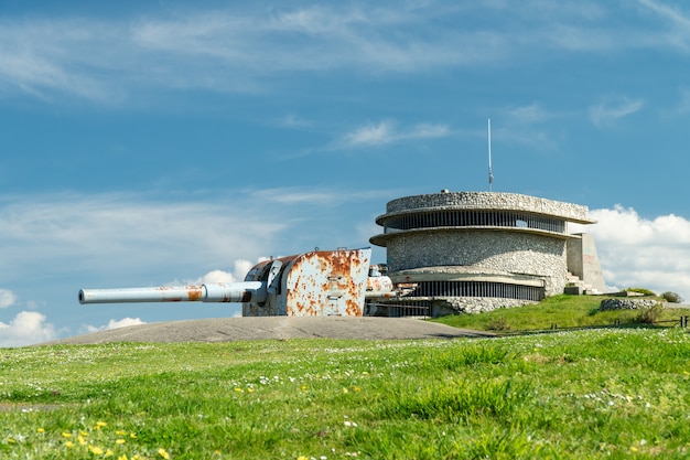 Cannone batteria costiera abbandonata