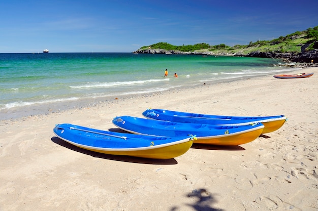 canoa in spiaggia