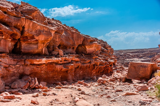 Canyon colorato di Salam nella penisola del Sinai, bellissime pietre calcaree curve.