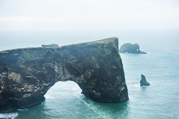 Cape Dyrholaey sulla costa atlantica, nel sud dell'Islanda