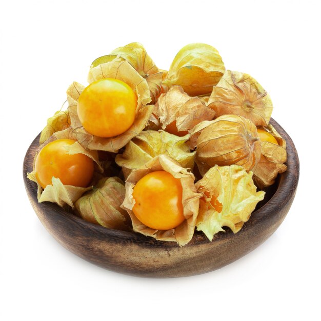 Cape Gooseberry, frutta del Physalis o bacca dorata isolata sopra fondo bianco