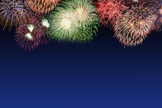 Capodanno fuochi d'artificio copyspace copia spazio anni anno fuochi d'artificio