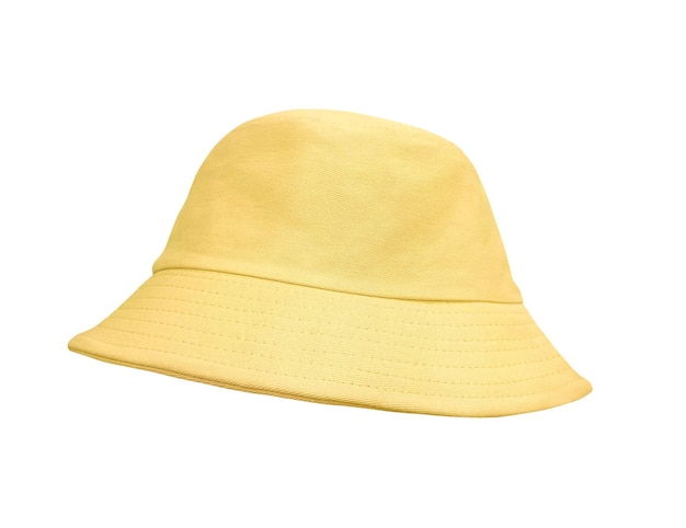 cappello a secchio giallo su sfondo bianco