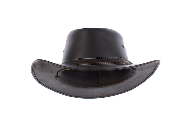 cappello da cowboy in pelle nera vintage isolato su sfondo bianco