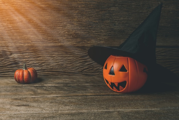 Cappello della lanterna e della strega della presa della testa della zucca di Halloween