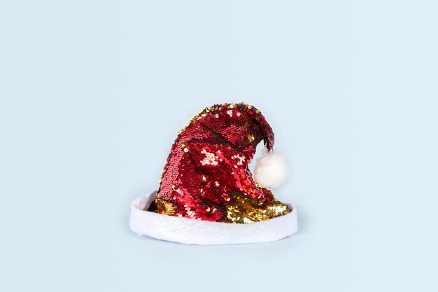 Cappello di Babbo Natale di Natale su sfondo di luci