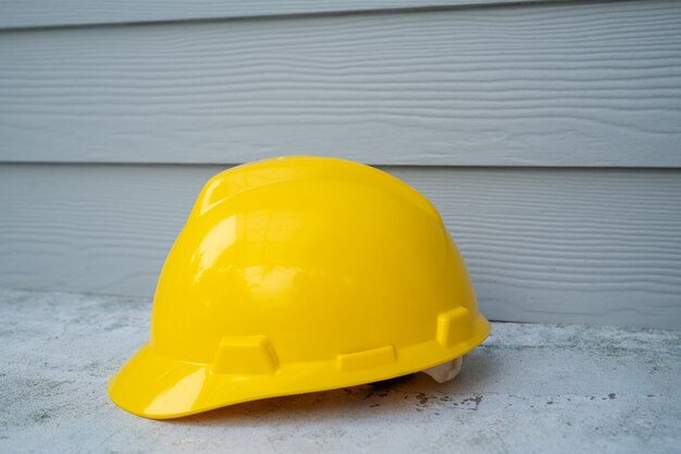 Cappello giallo duro per casco di sicurezza per progetto di sicurezza di operaio come ingegnere o lavoratore